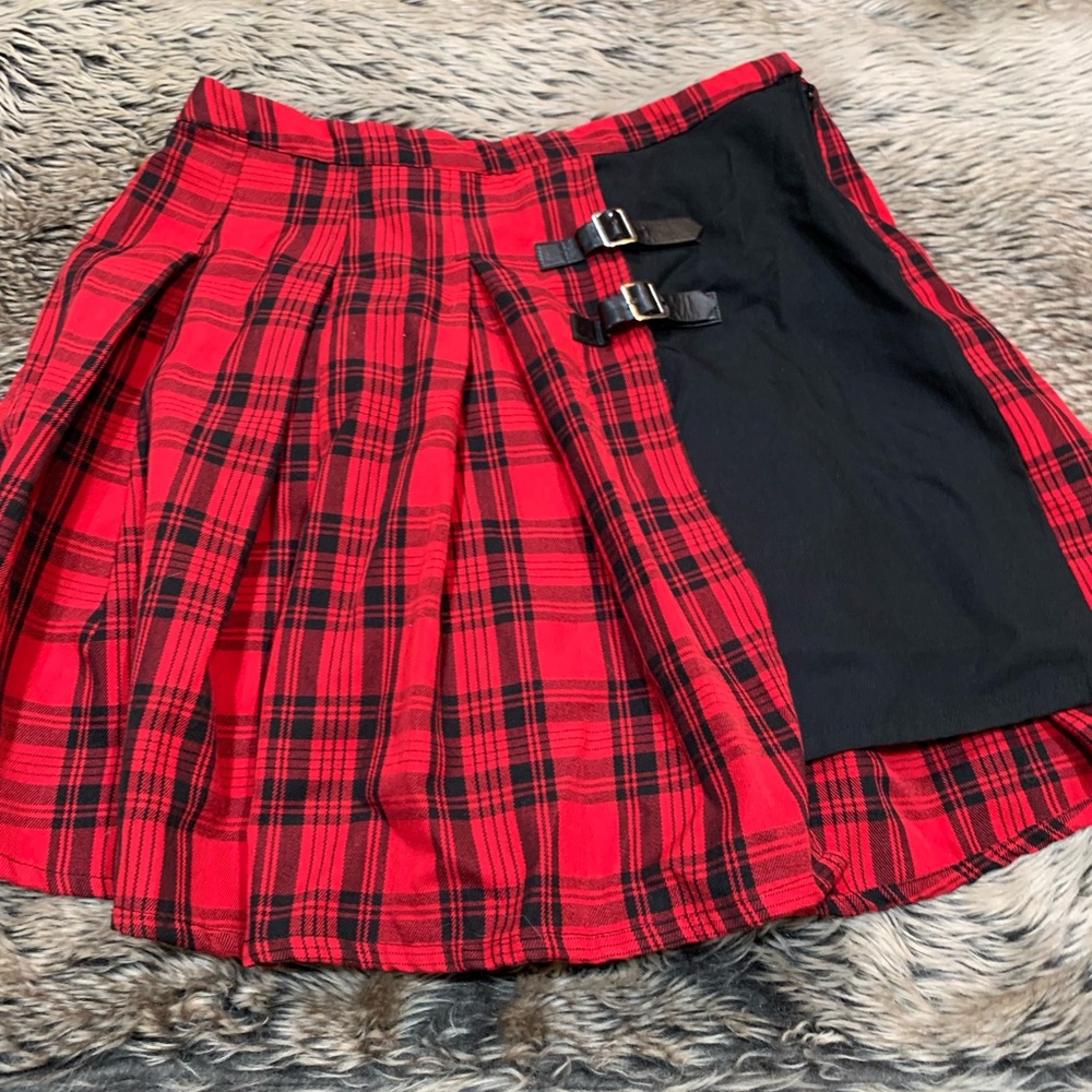Hot Topic Red & Black Plaid Asymmetrical Buckle Skirt Goth Size LG